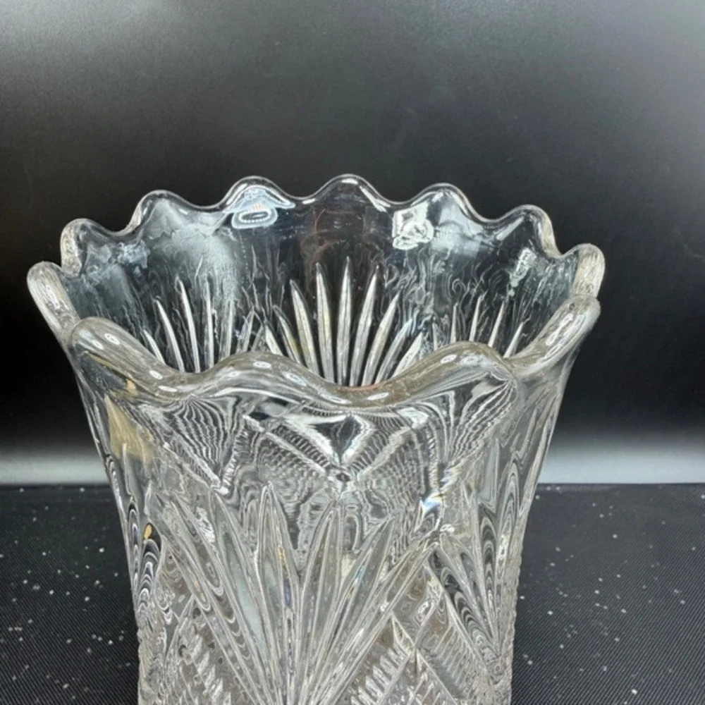 Antique Manganese UV Glow Glass Vase‎ Scalloped Rim Diamond Fan Pattern PENNOVA
